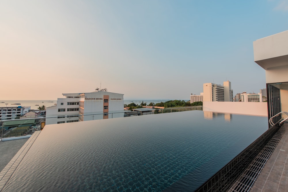 Blackwoods Hotel Pattaya 57/69