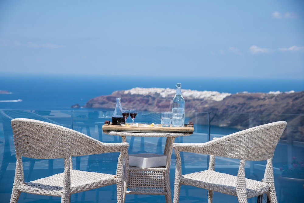 Gizis Cliffside Suites 42/50