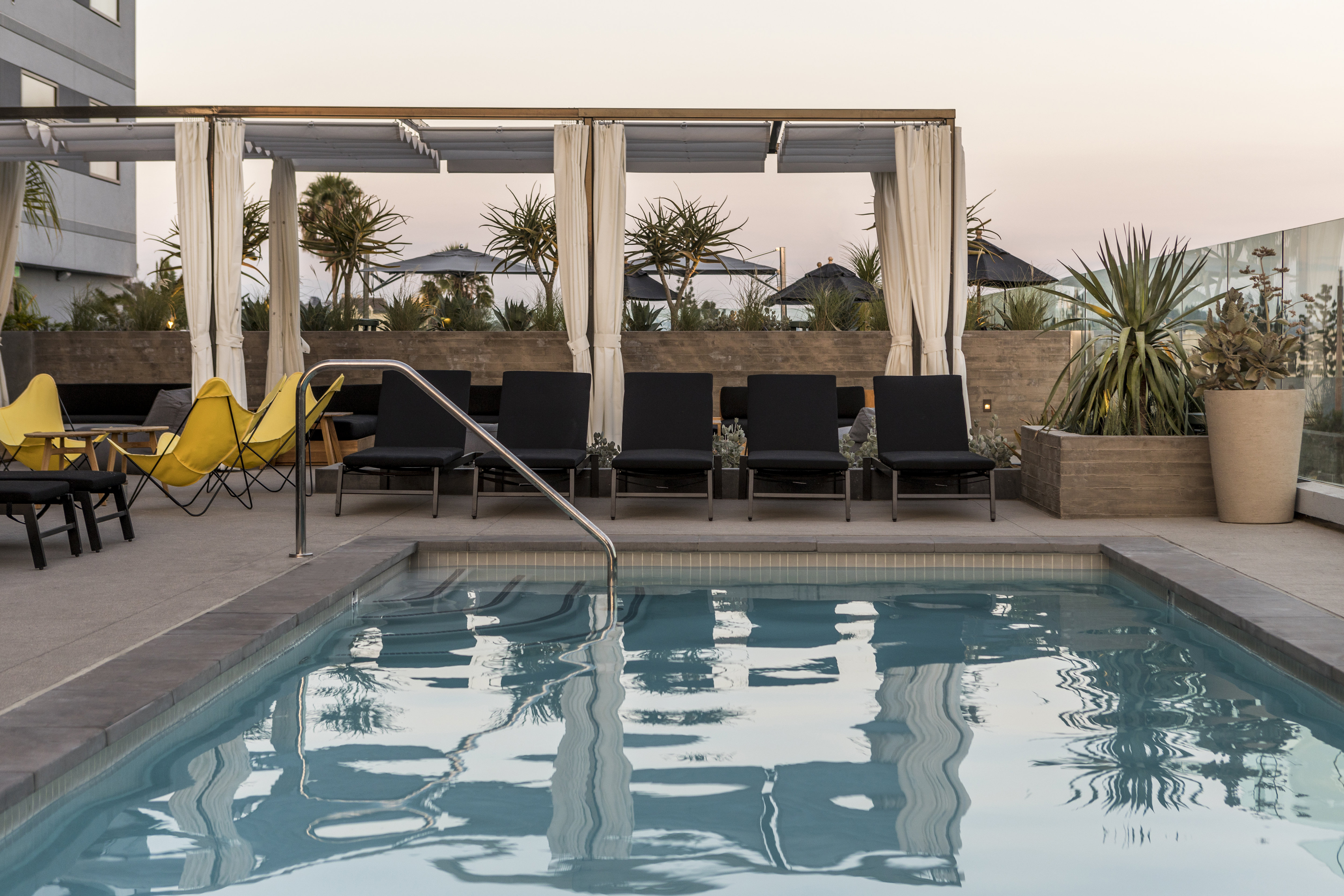KIMPTON EVERLY HOTEL 27/80
