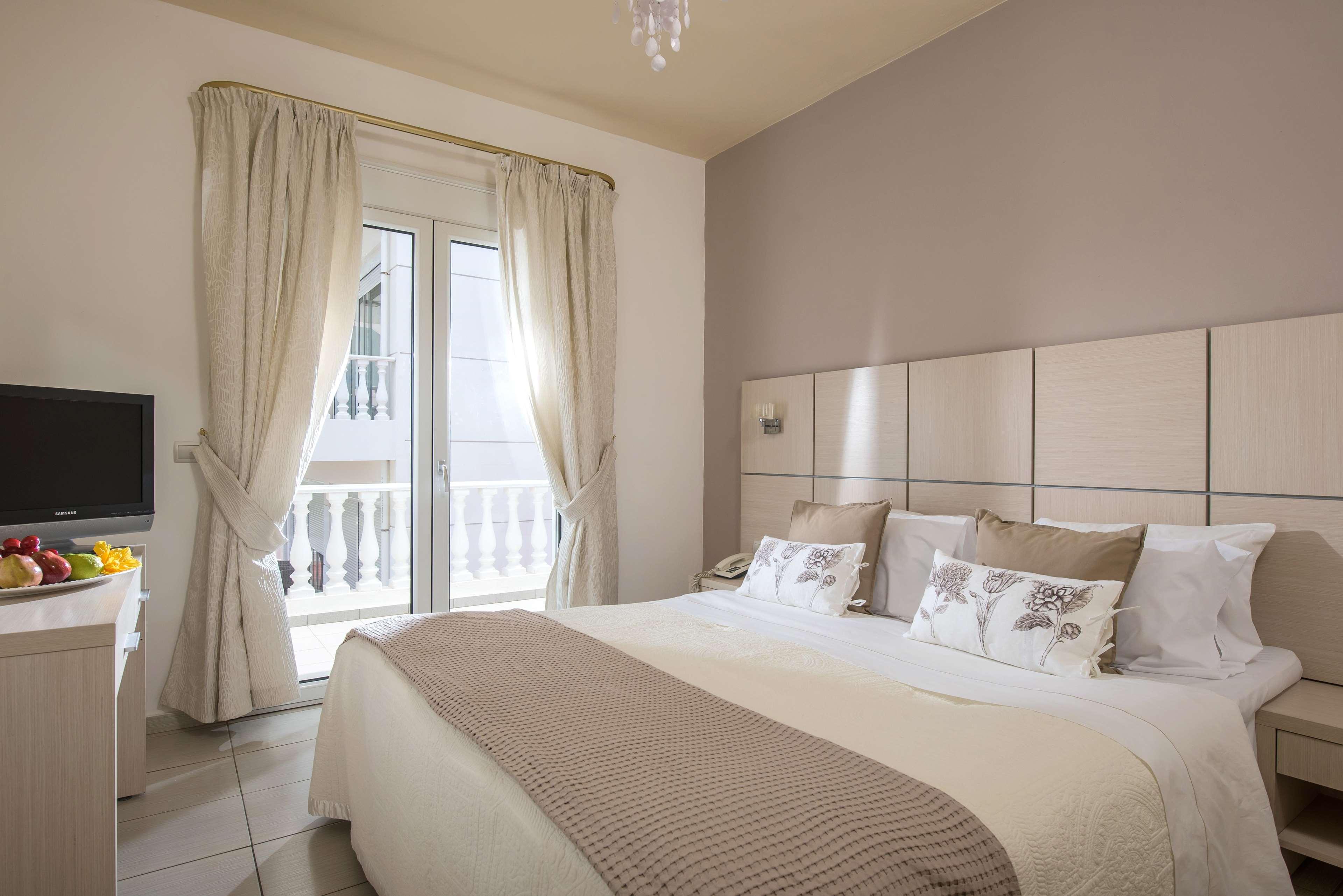 Suite - Side Sea View