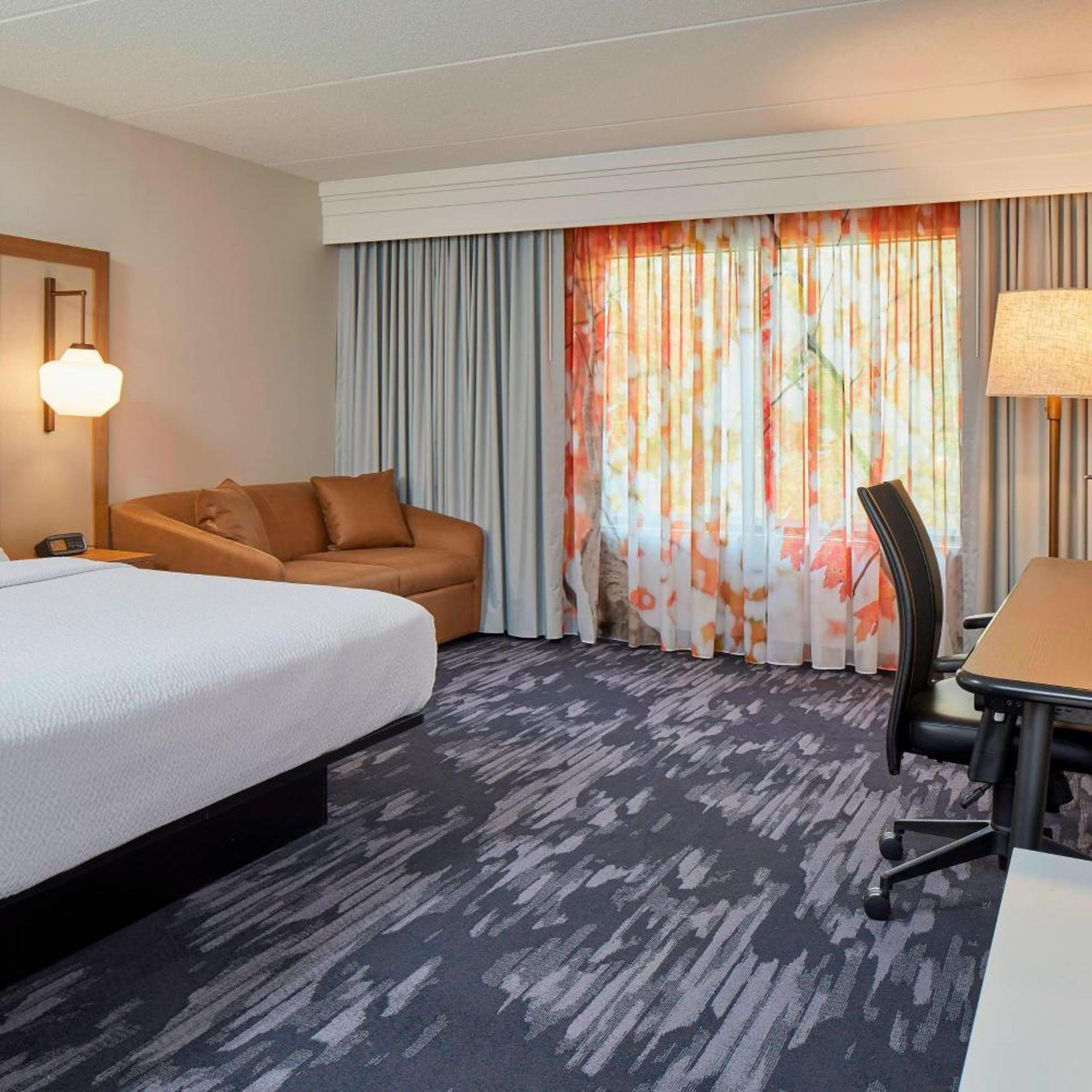 Room, King Bed, Bathtub, Accessible