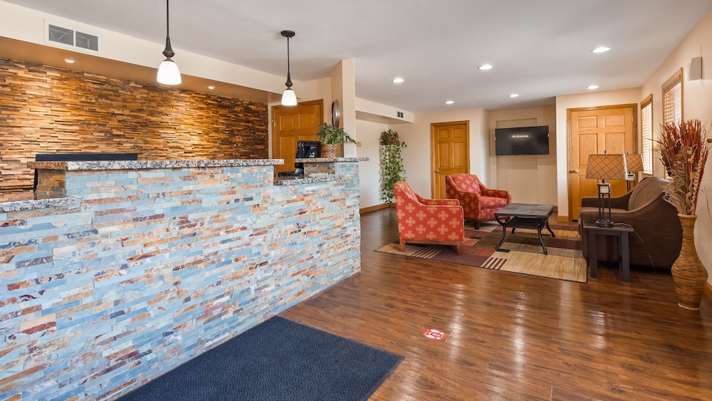 Sturgis Lodge & Suites, Travelodge by Wyndham 4/36