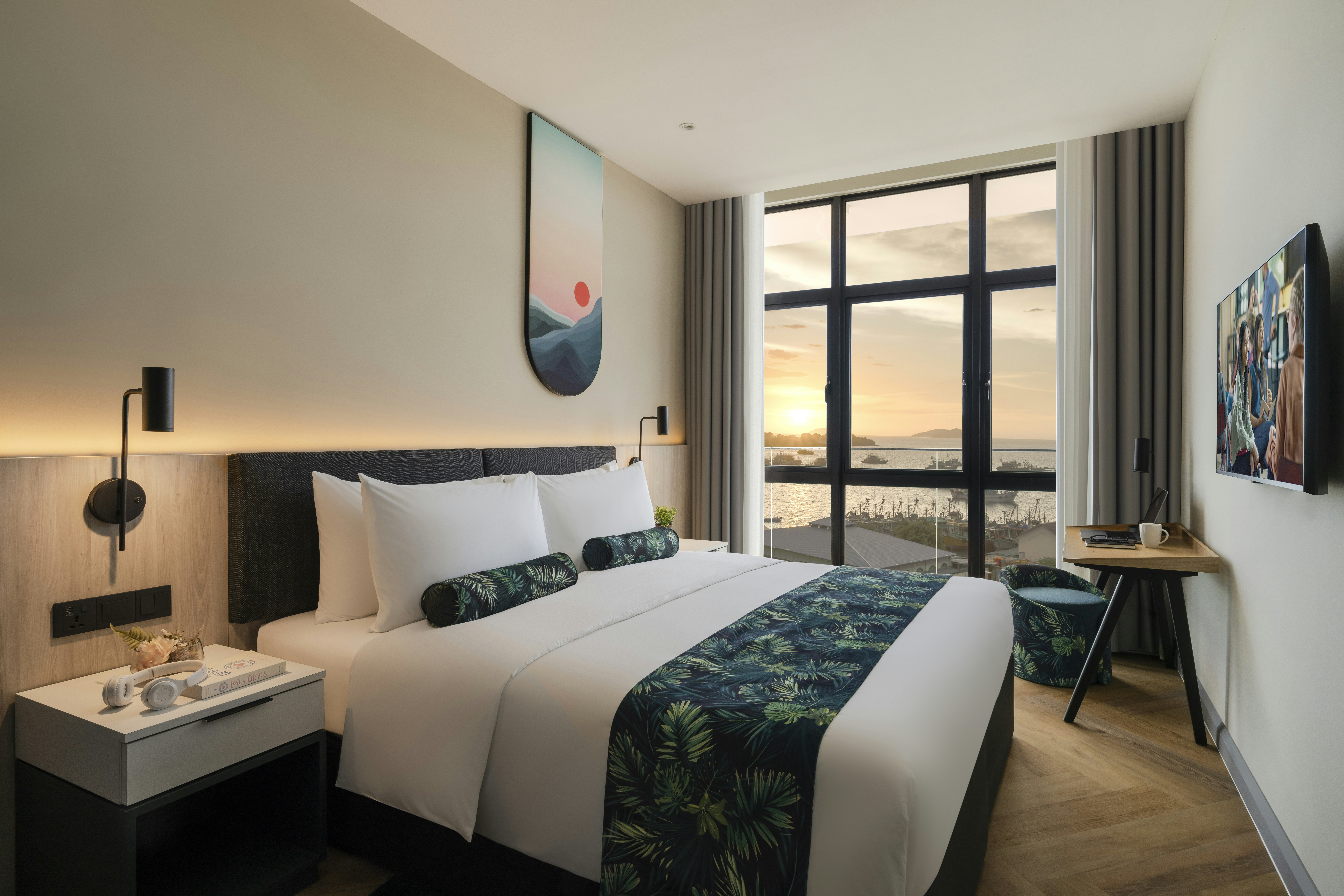 1 BEDROOM PREMIER KING WITH VIEW