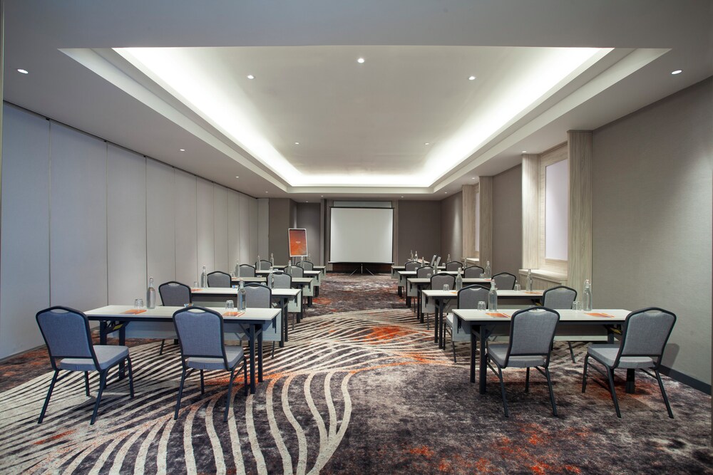 Harris Hotel and Convention Cibinong City Mall Bogor 49/61