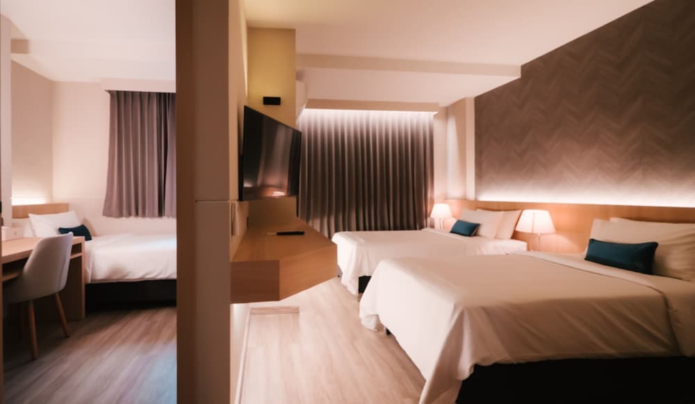 56 Hotel 24/50