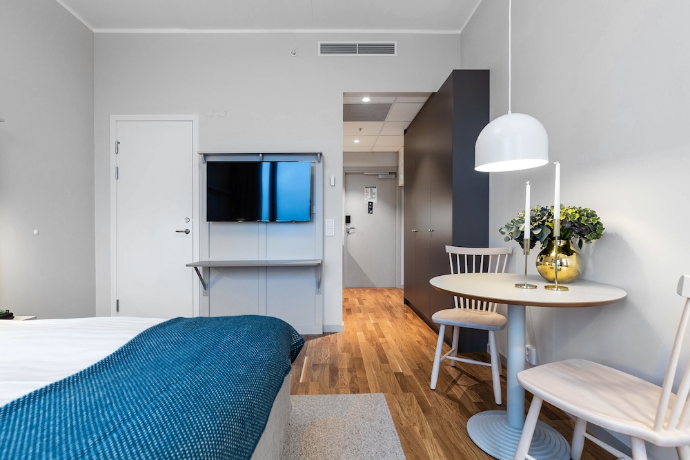 Biz Apartment Bromma 18/24