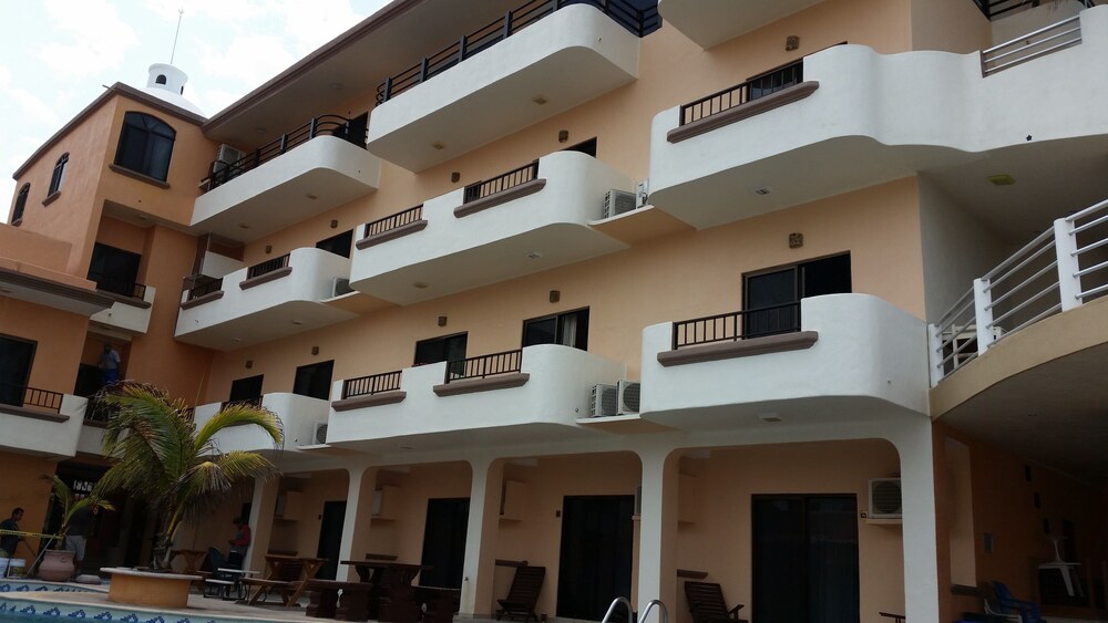 The Alondra Hotel 2/58