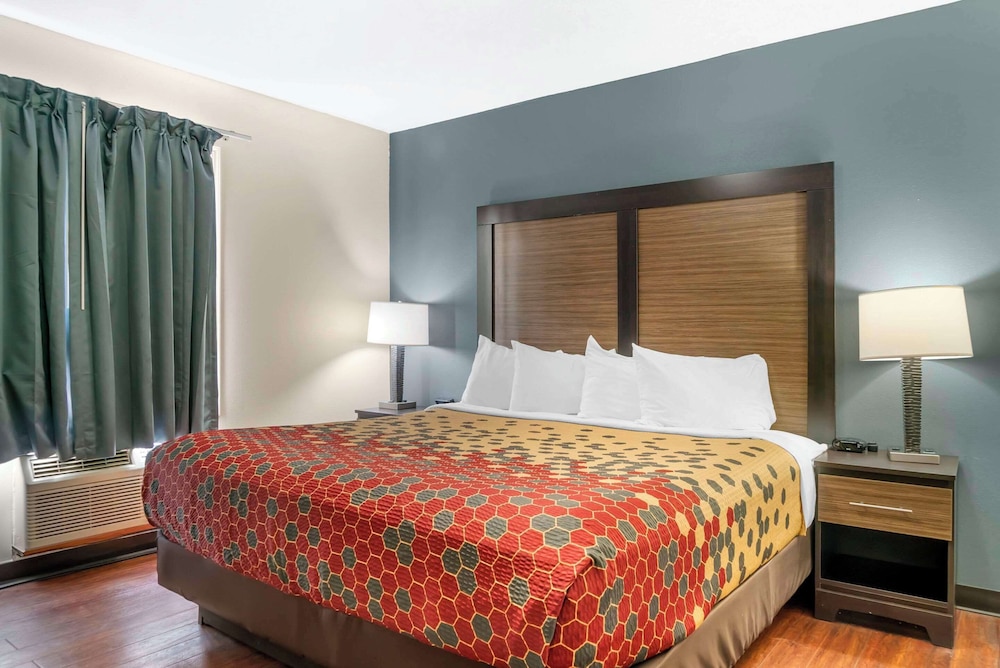 UPGRADE, EFFICIENCY, SUITE, KING BED