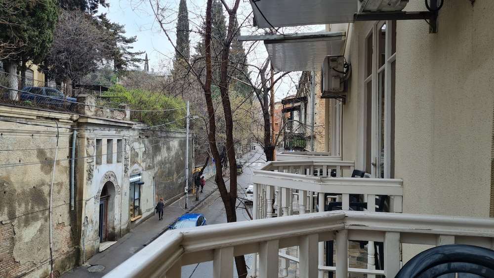 Hotel Iveria 35/50