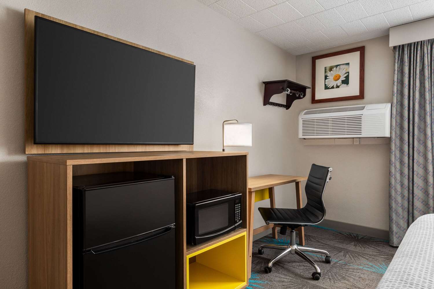 Days Hotel By Wyndham Allentown Airport / Lehigh Valley 39/47