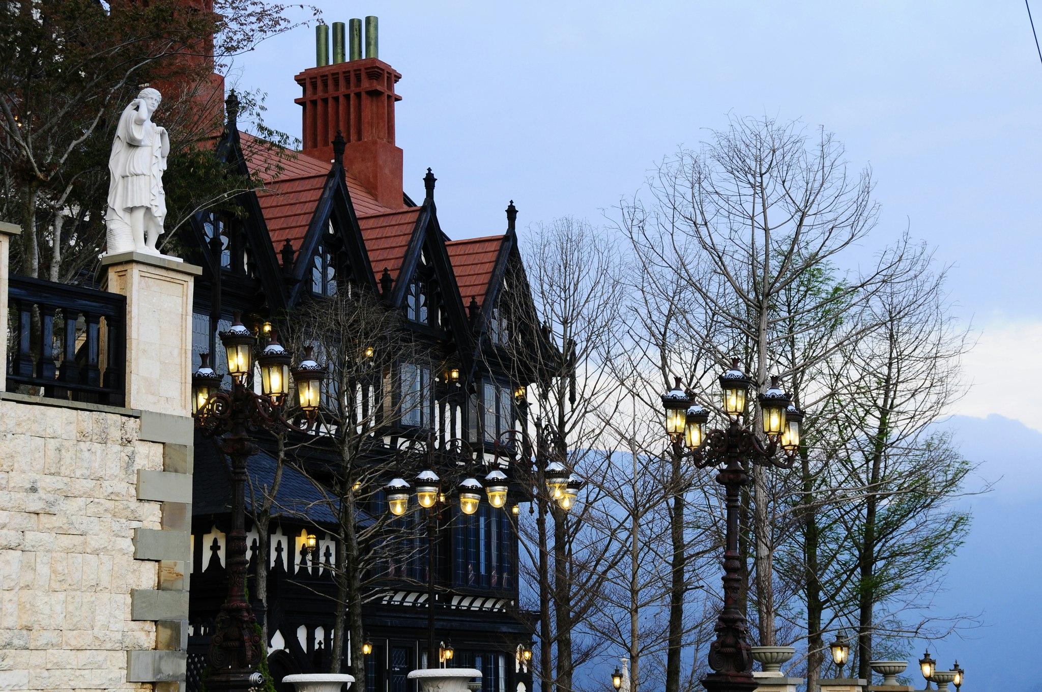 The Old England Manor 58/61