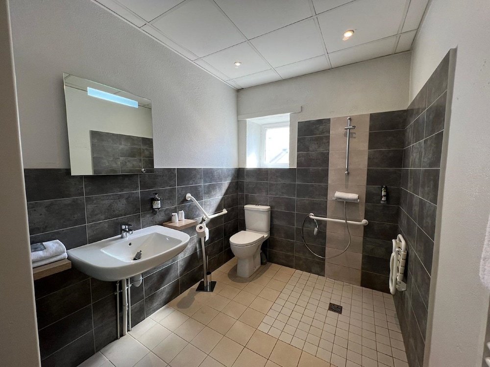 HOTEL SAINT-ROMAIN 6/58