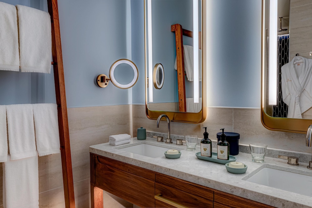 The Westerly at Hilton Aruba Caribbean Resort 55/60