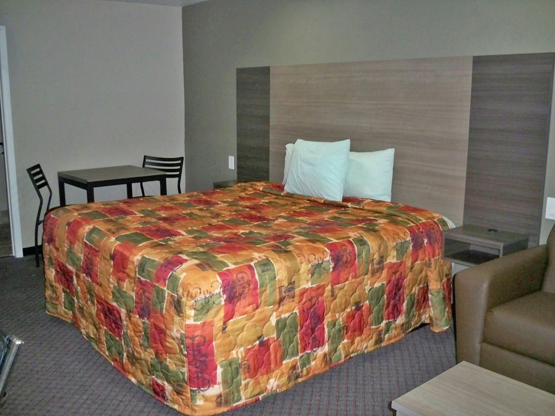 Scottish Inns And Suites 10/22