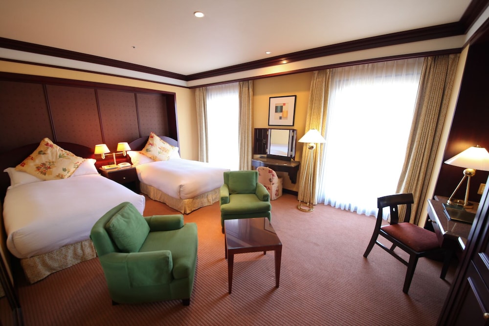 ROOM, TWIN BEDS