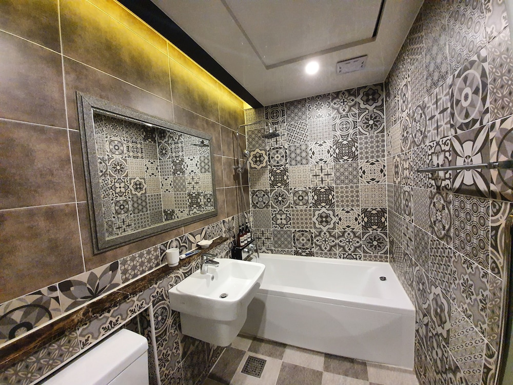 CNN Hotel 44/50