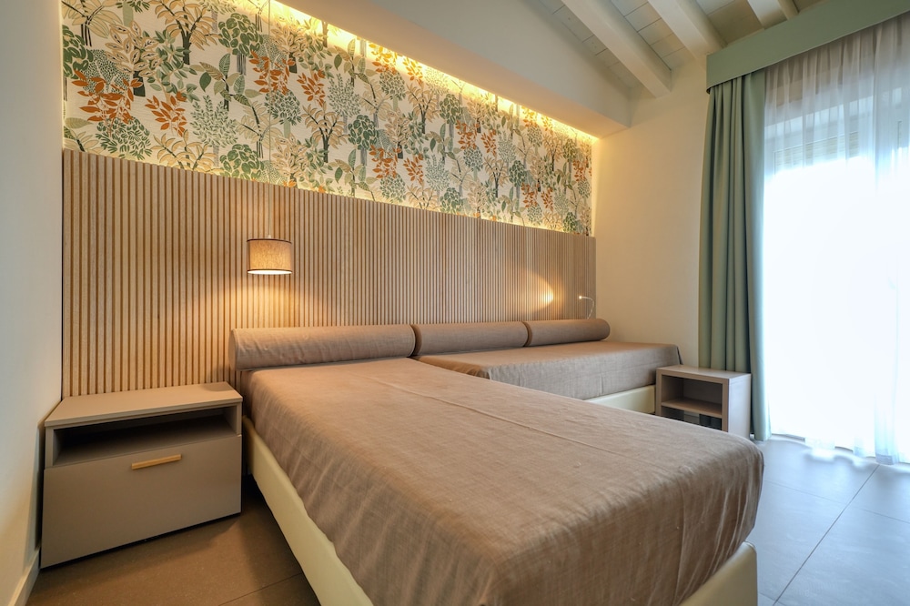 Hotel Palazzo Del Garda (ex Hotel Armony) 13/48