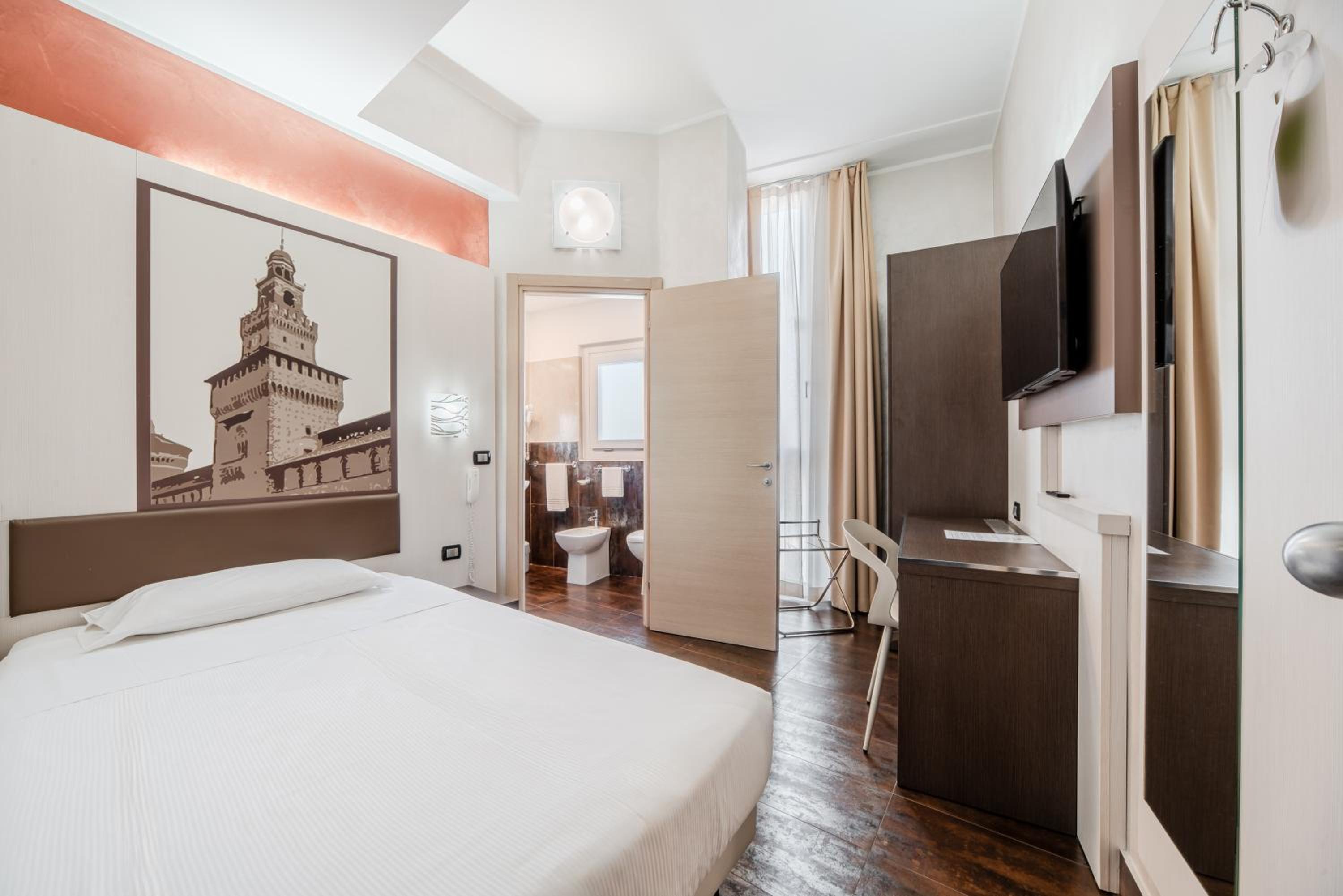 ROOM, SINGLE