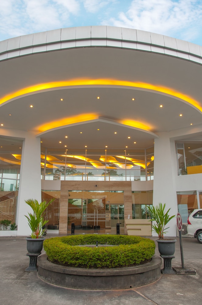 Hotel Santika Bangka 3/46
