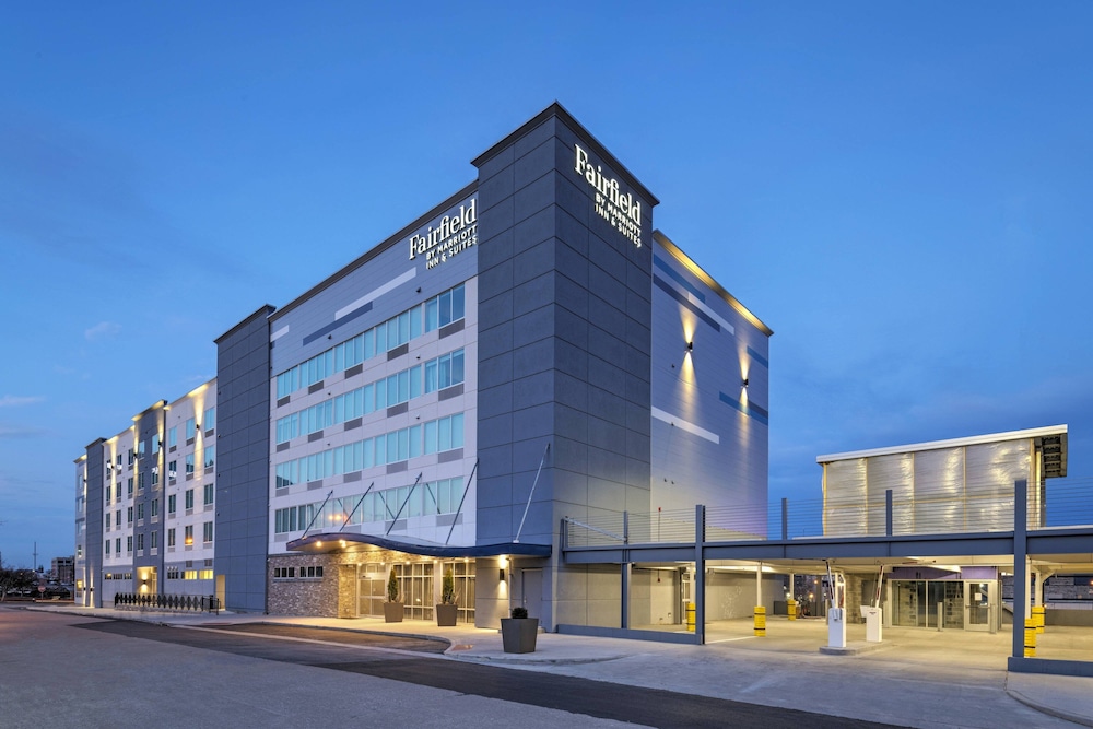 Fairfield Inn and Suites by Marriott St Louis Downtown 1/37