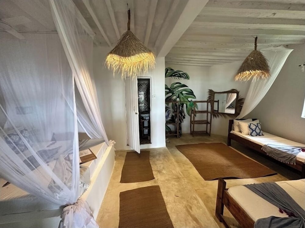 Garden Beach Bungalows 44/68