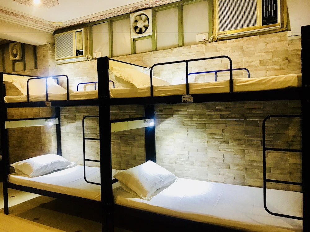 HOTEL CLASSIC INN 29/62
