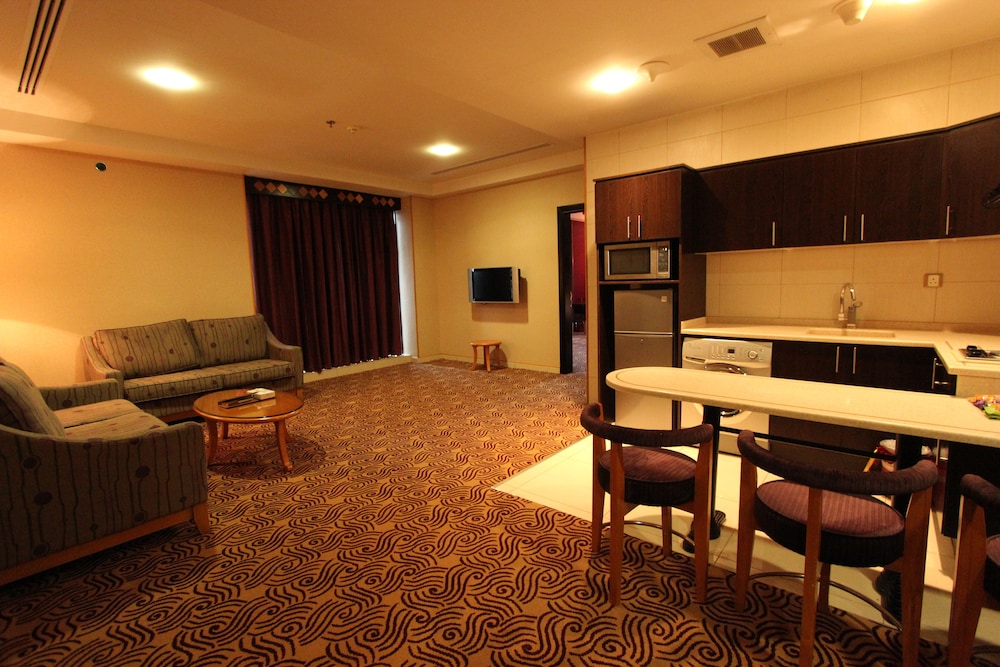 Awaliv International Hotel 50/68