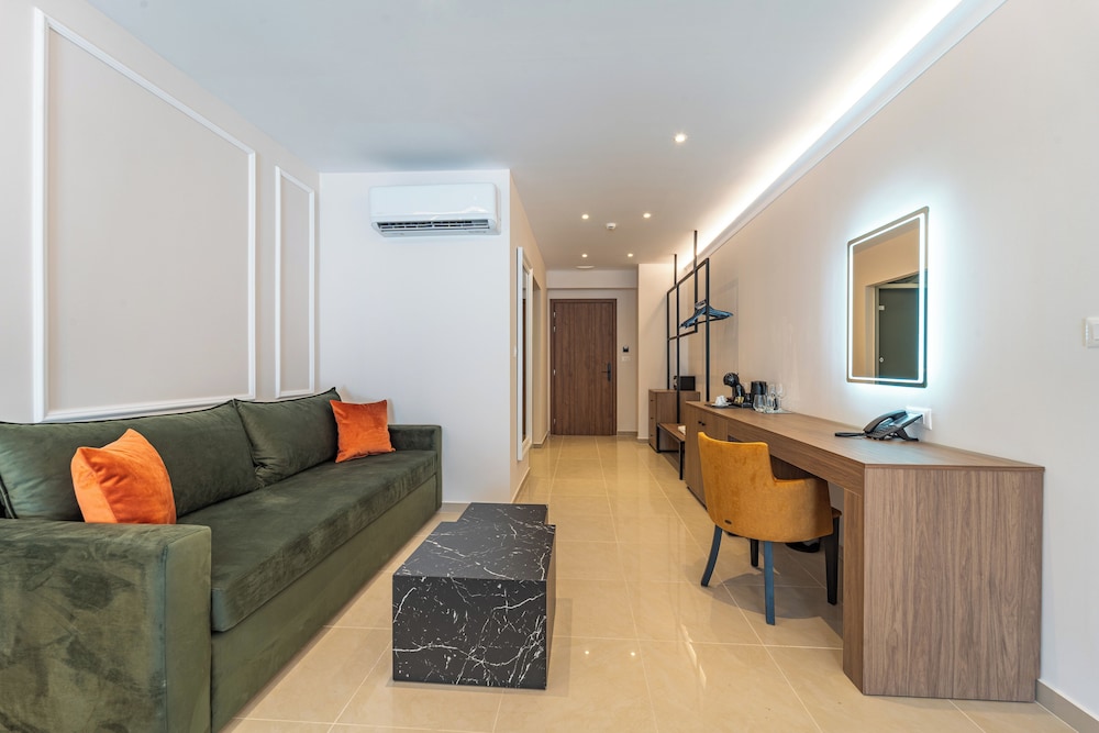 Philia Center Suites 52/73