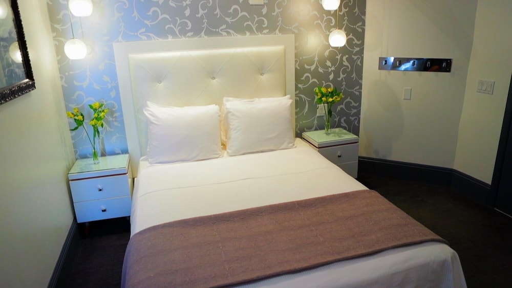 La Pensione Hotel 16/37