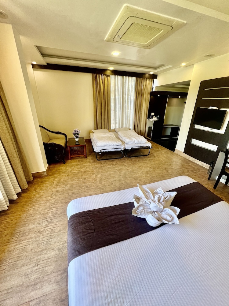 Aamod Resort