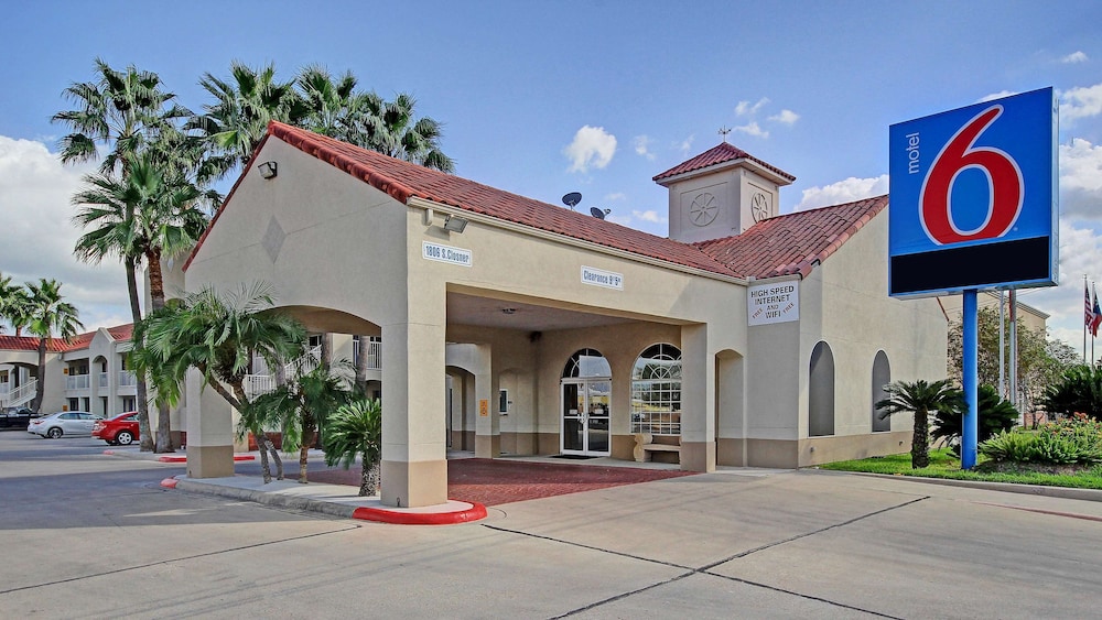 Motel6 Edinburg, TX 43/49