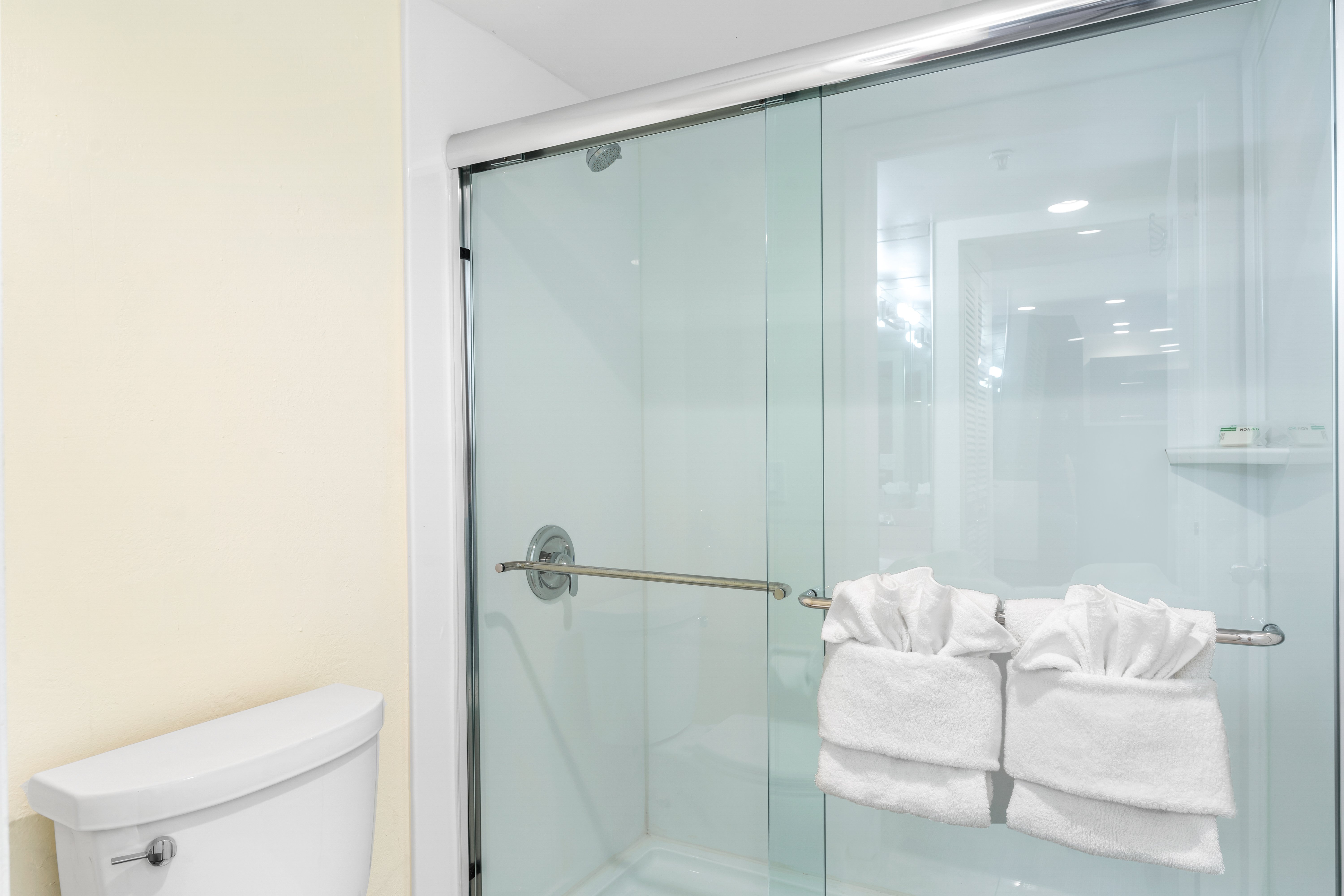 Crystal Beach Suites Miami Oceanfront Hotel 23/24