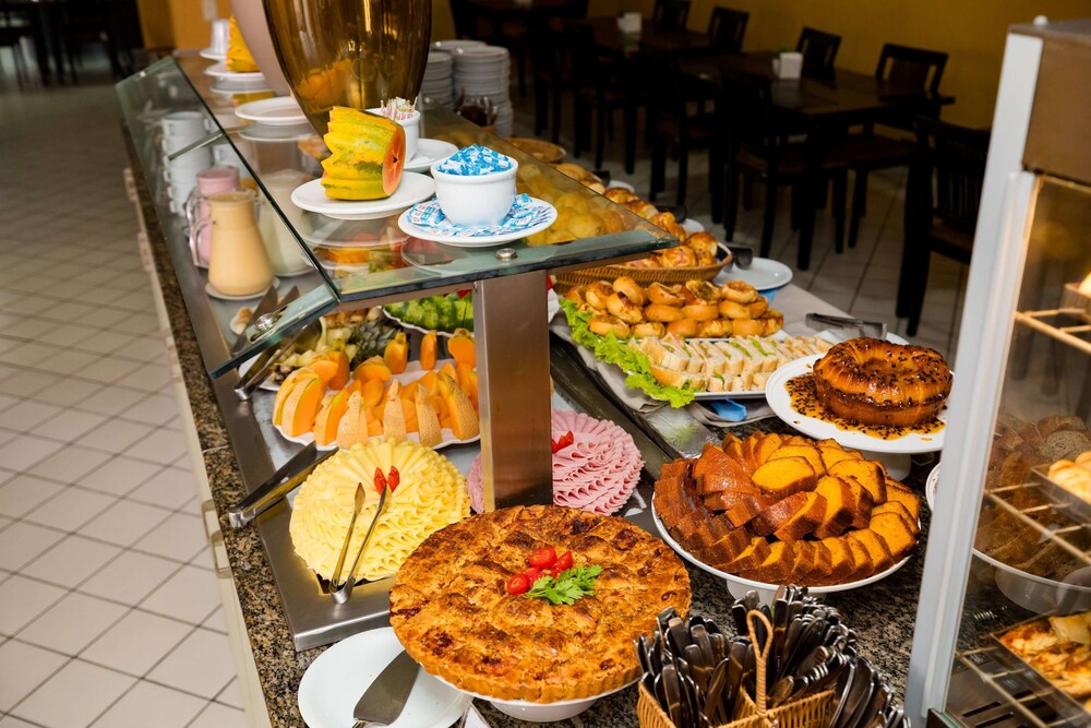 restaurant cafeteria