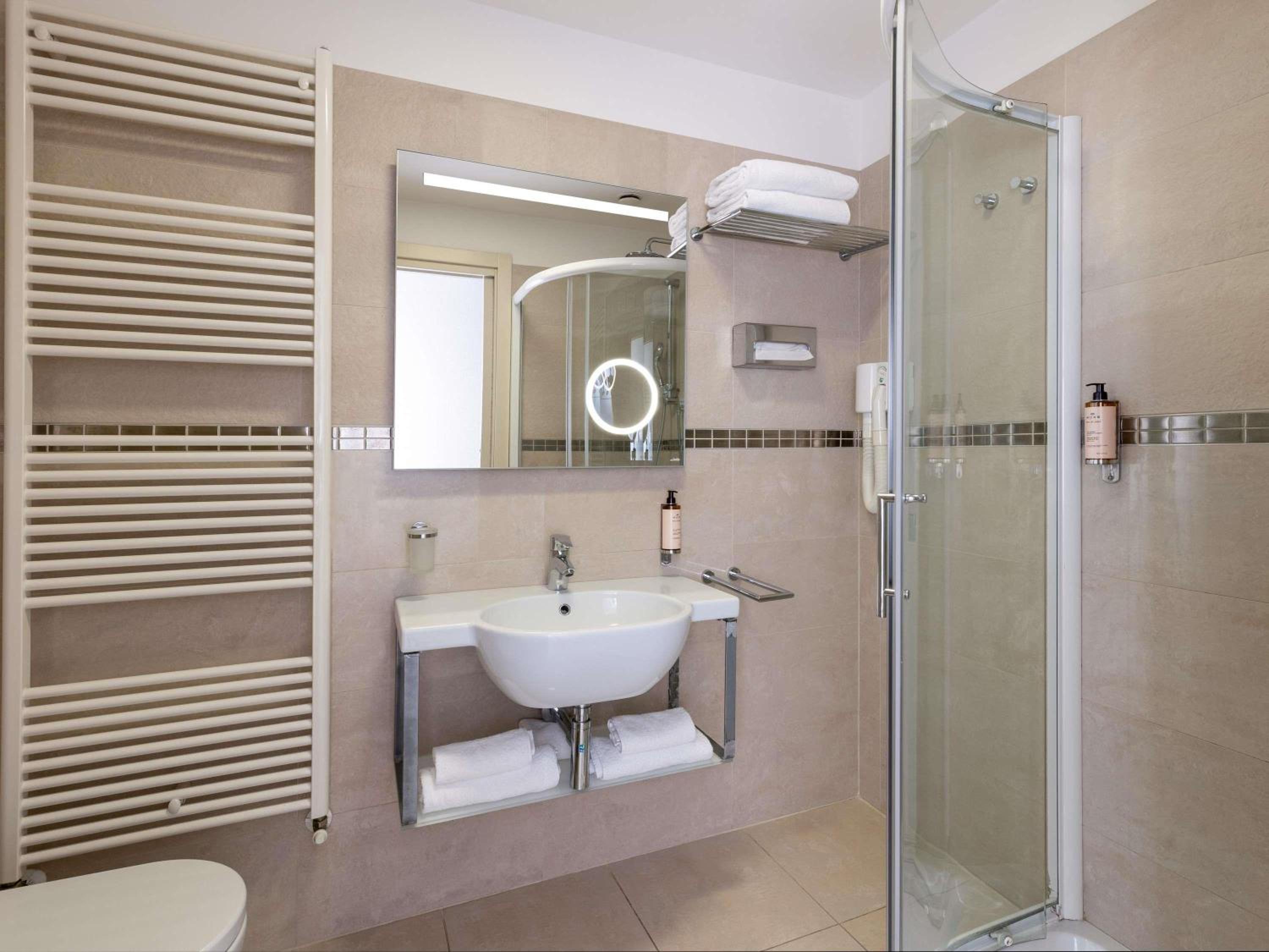 Classic, Twin Beds, Lateral Side Sea View, Balcony، MERCURE RIMINI ARTIS 10/10