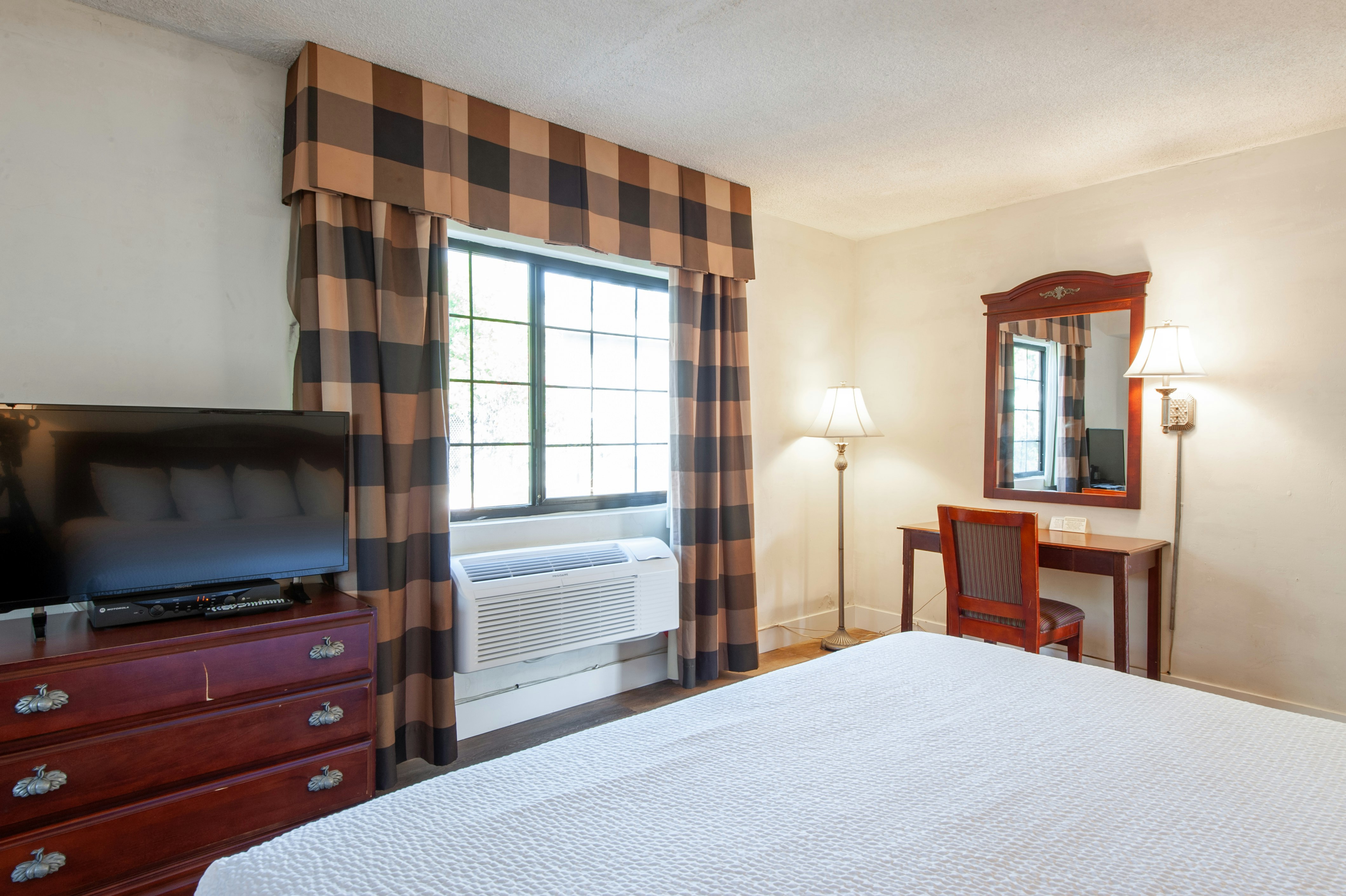 Studio City Court Yard Hotel 29/64