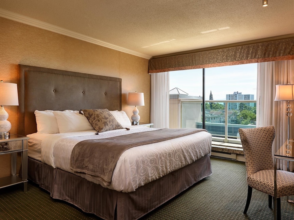 Best Western PLUS Inner Harbour Hotel 9/47
