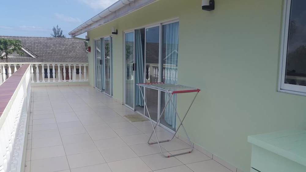 Chez Payet Guesthouse 4/18