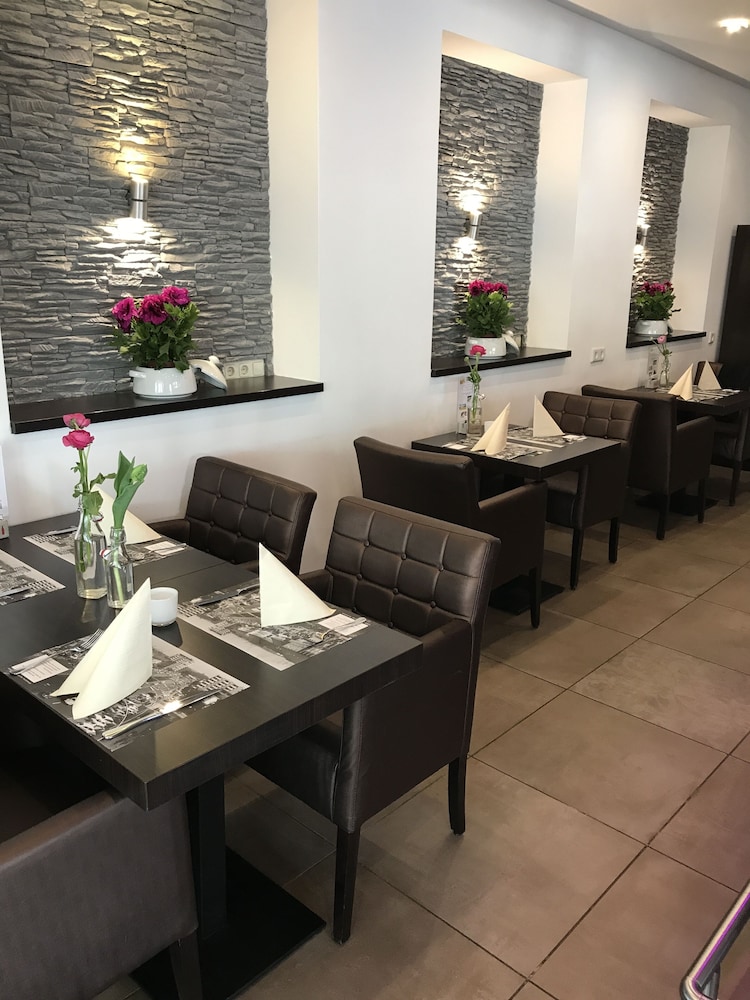 Boutique Hotel Goldene Henne 42/58