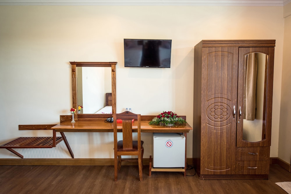Seng Hout Hotel 47/53