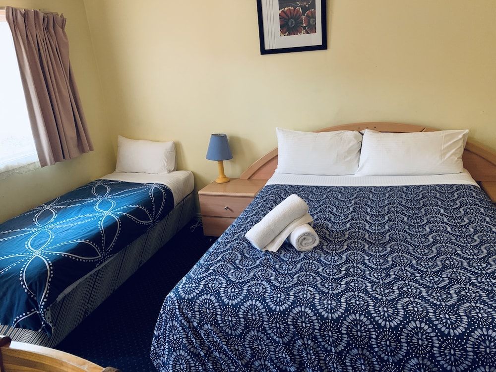 City East Motel 13/41