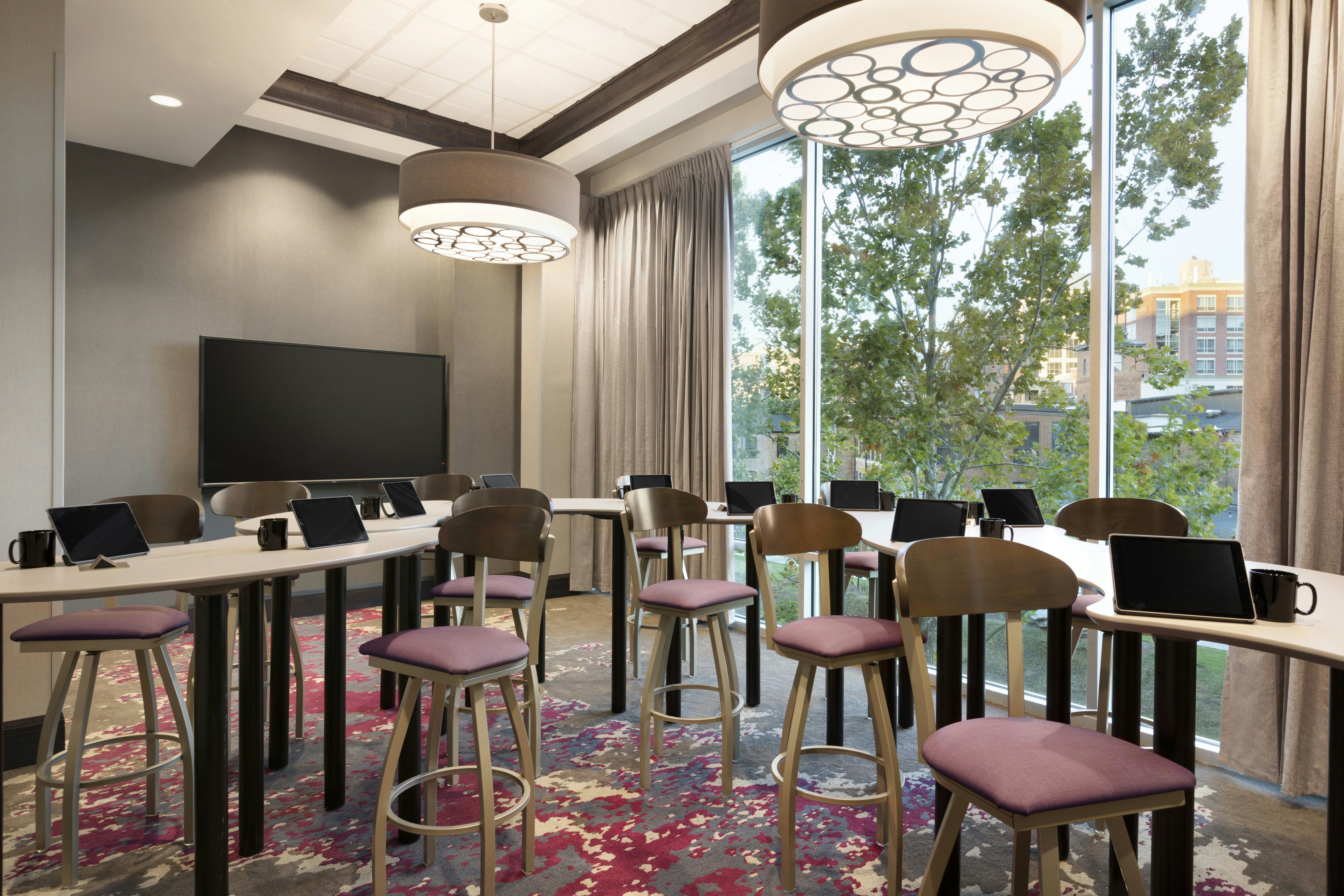 Embassy Suites By Hilton Greenville Downtown Riverplace 60/64
