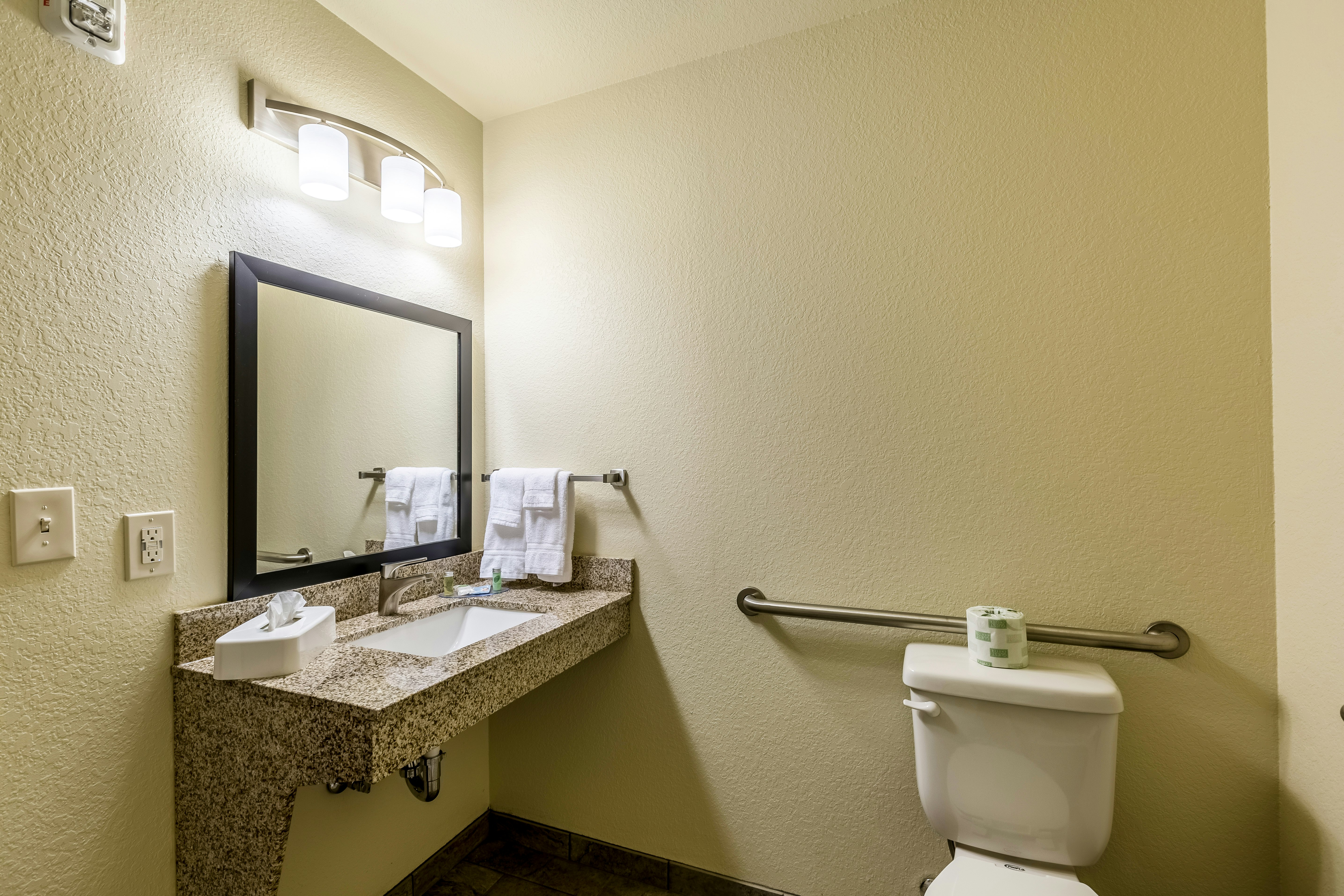 Cobblestone Hotel & Suites – Stevens Point 53/55