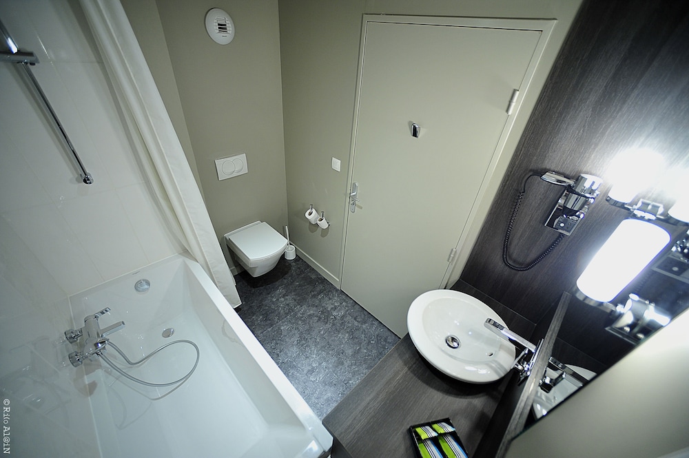 1 BEDROOM, APARTMENT