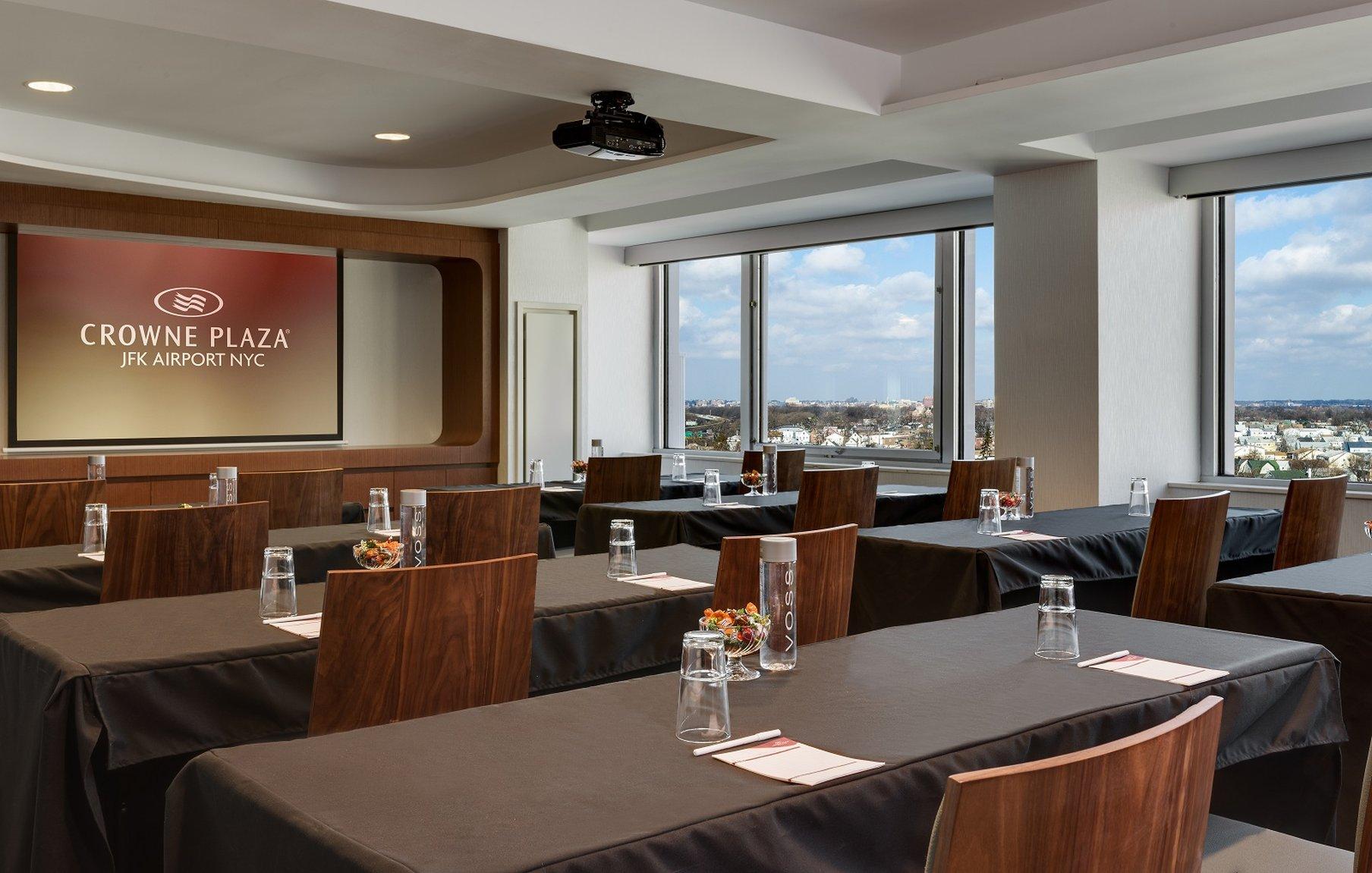 Crowne Plaza JFK Airport Hotel New York City 41/50