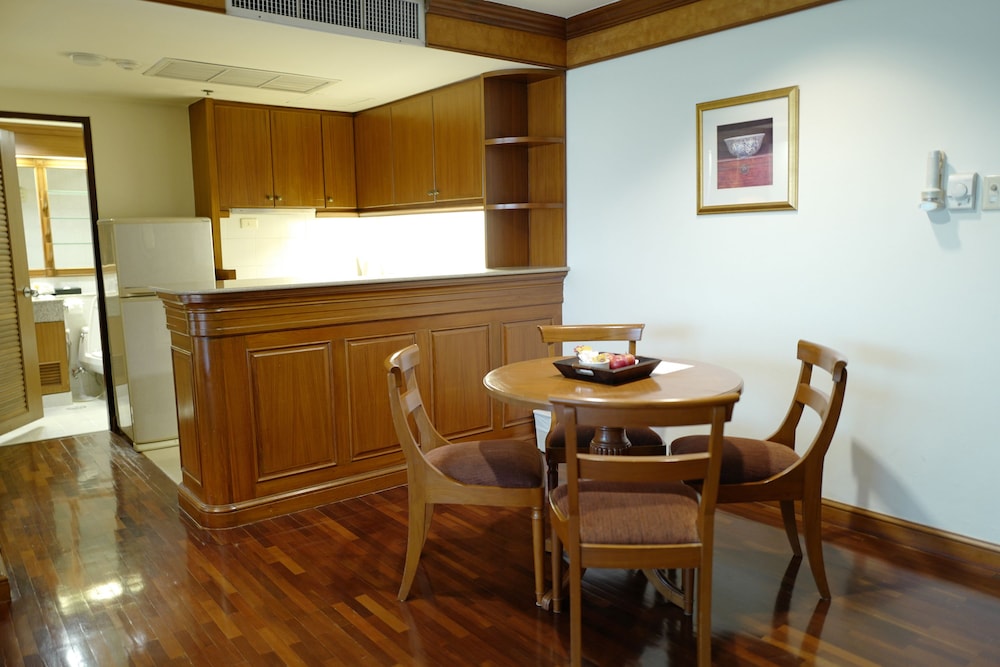 Bliston Suwan Park View 54/55