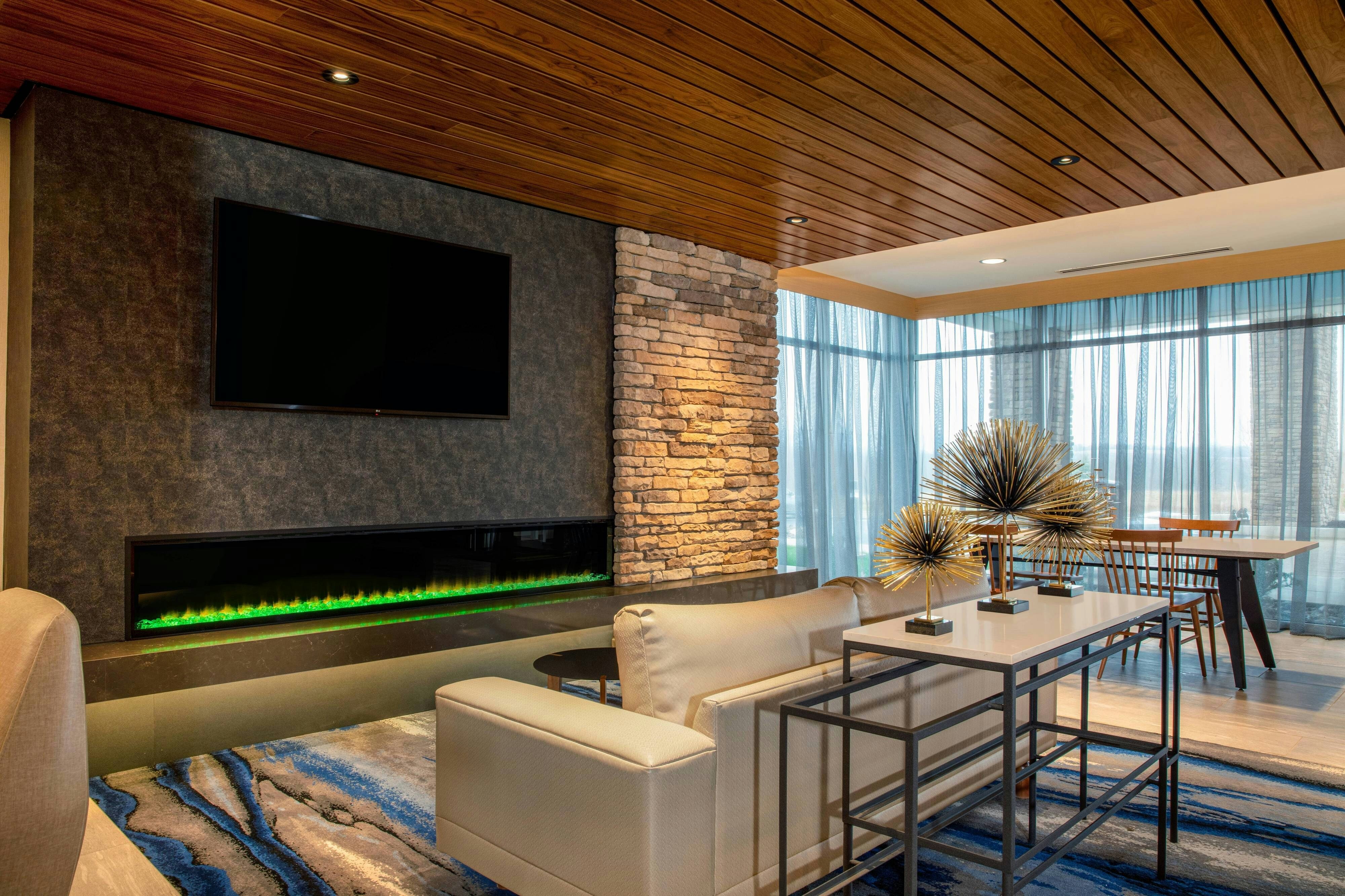 Fairfield Inn & Suites by Marriott Harrisburg West/Mechanicsburg 18/20