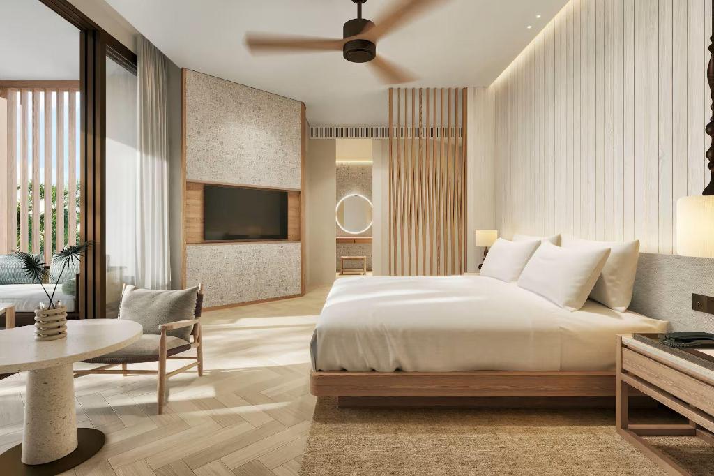 غرفة بسرير كينج بشرفة بإطلالة، Hilton Burau Bay Langkawi Resort 3/9