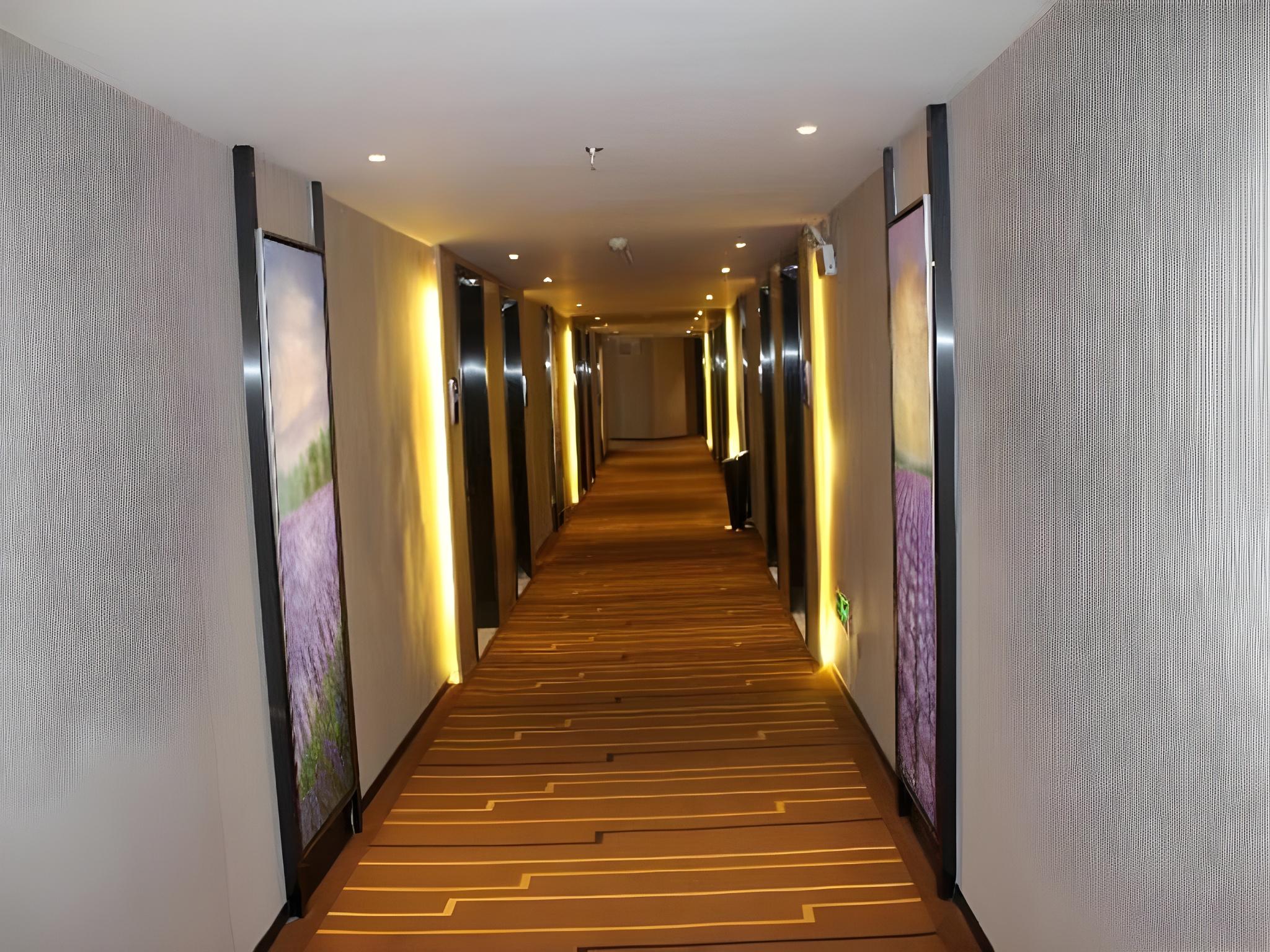 Lavande Hotel (Changsha High-speed Railway Station Shumuling) 40/41