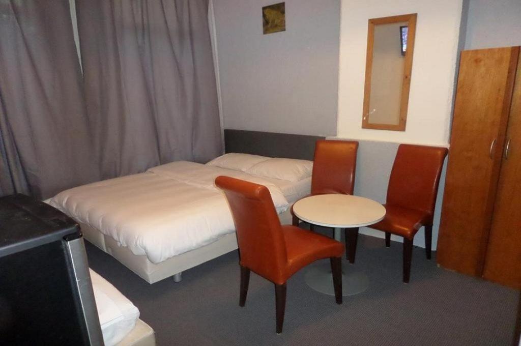 Hotel Schroder 23/50