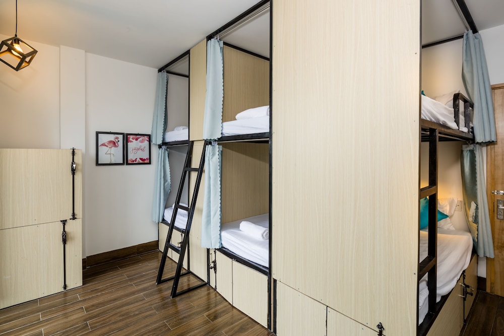 Fedora Hostel 23/35